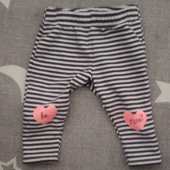 Cute Valentine's day baby outfit - Picture 3 of 5